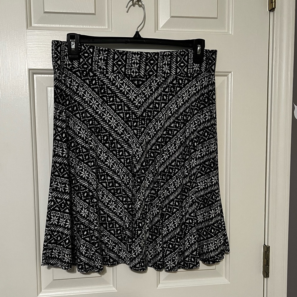 Ann Taylor LOFT skirt size L large - stretchy and flowy material